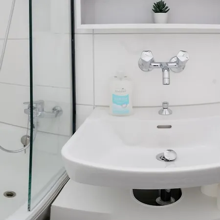 Cozy Urban In The Be-17